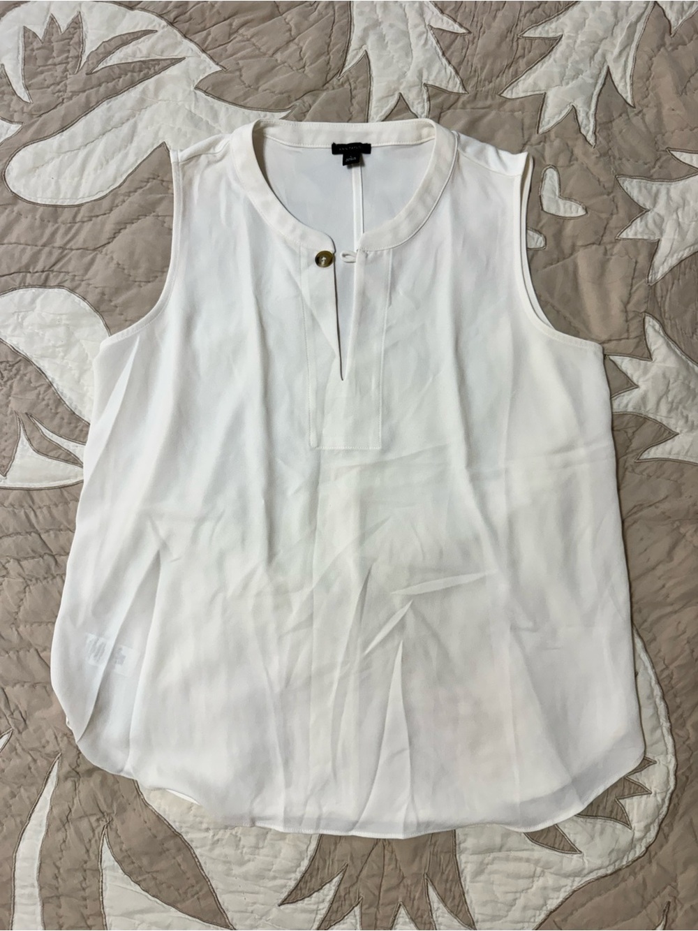 Ann Taylor White Sleeveless Split-Neck Blouse